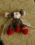 Haarspange Mont Blanc Erdbeere Gestrickt