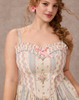 Curve&Plus Girl in Blue Wind Dress
