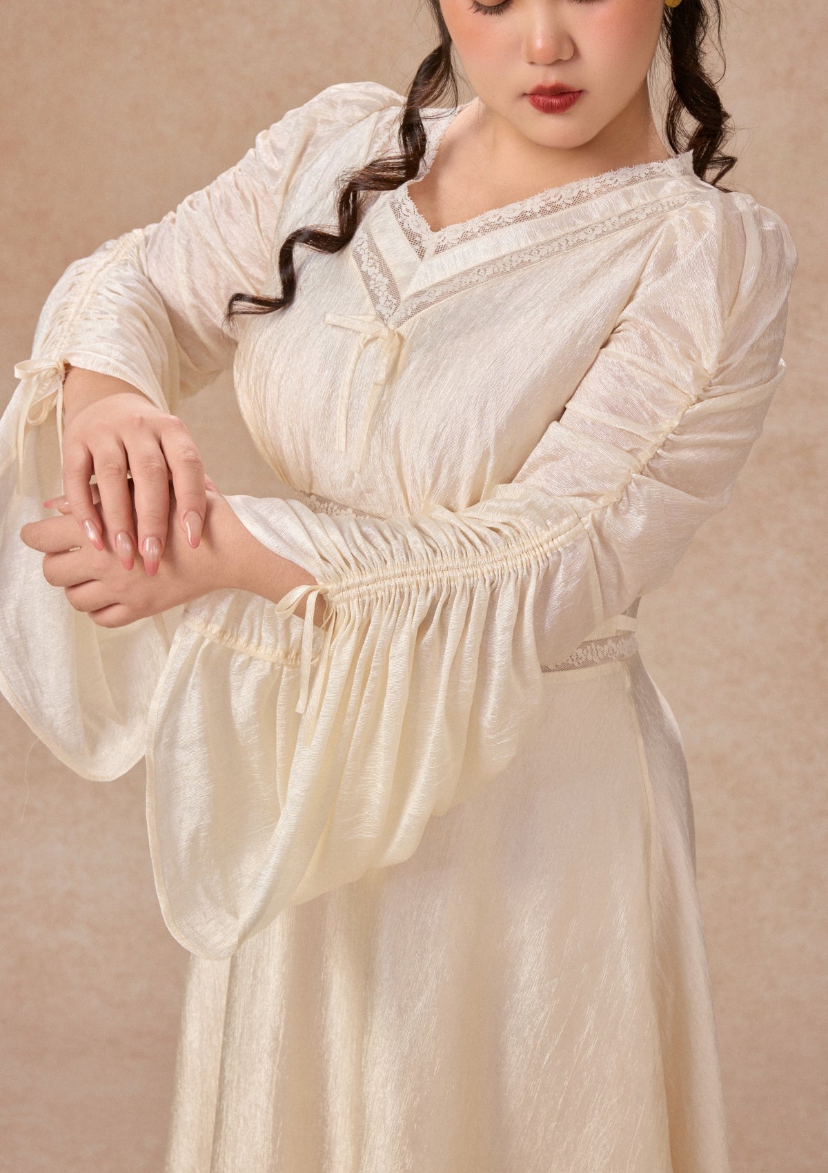 Curve&Plus Flowing Light Hymn Dress