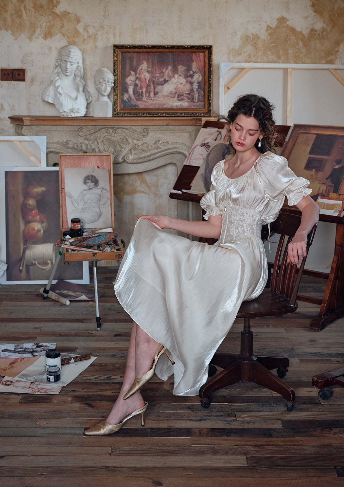 Lacemade "Du Cocon au Papillon" side view - Flowing skirt and corset waist