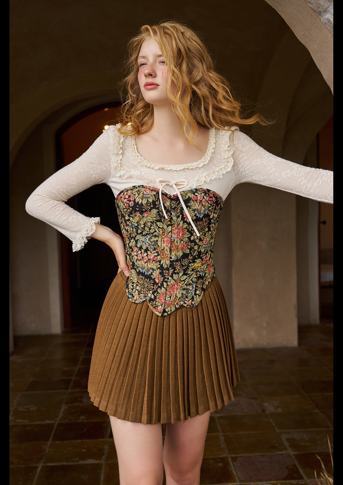 Lacemade "Flower &amp; Mirror" - Structured black floral corset with fishbone