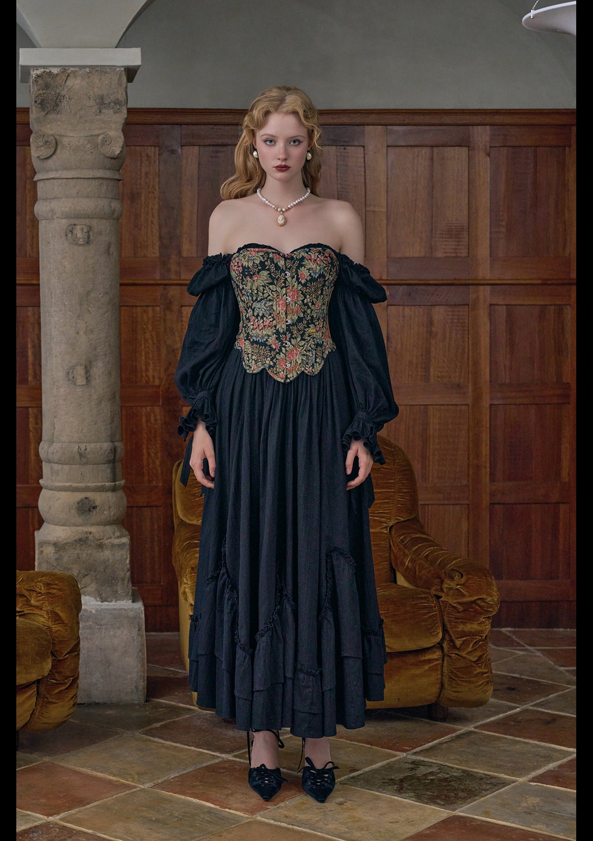 Lacemade "Flower &amp; Mirror" - Black overbust corset with lace-up back