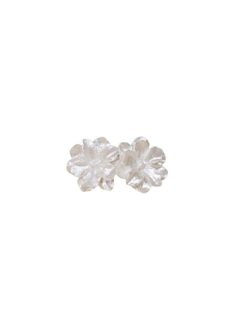 Pure white double-layer petal earrings（exclusive event）