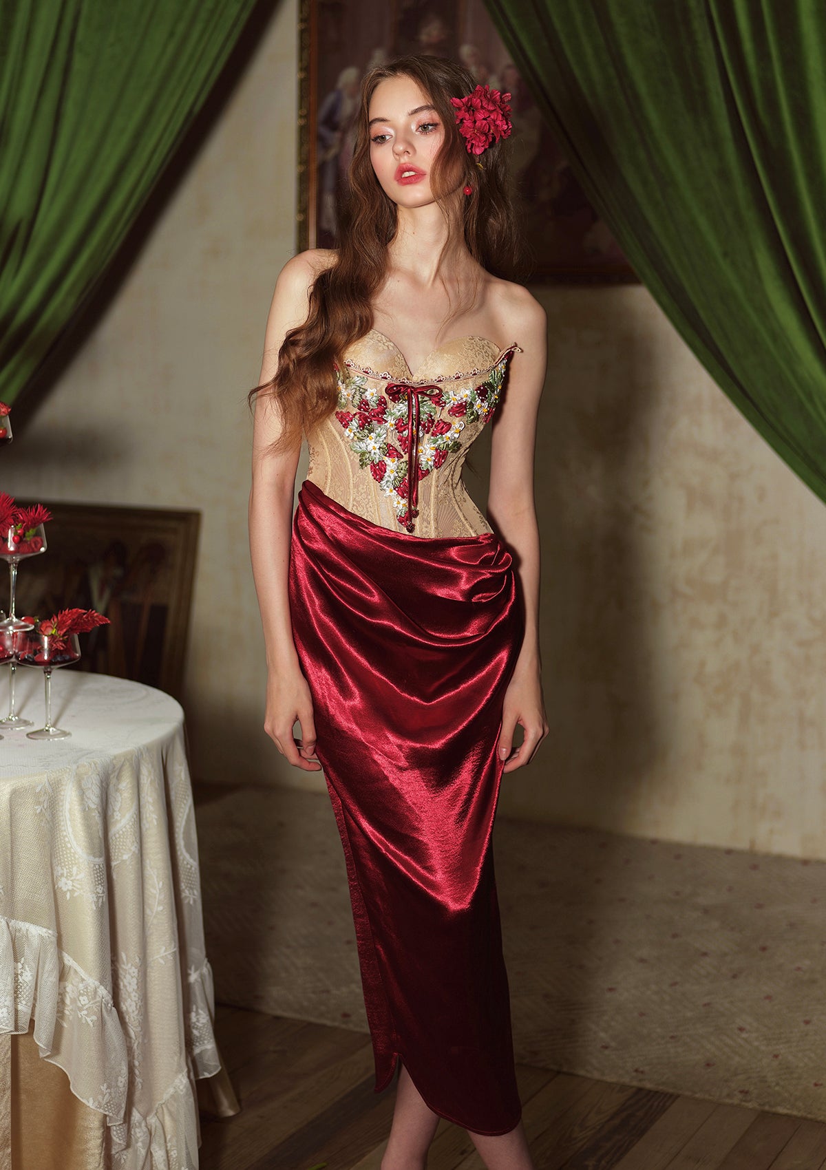 Erdbeer-Pinot-Noir-Korsettkleid