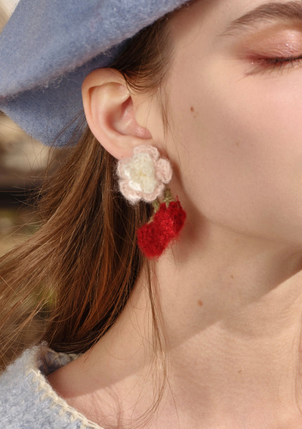 Strawberry Wonderland Ear Clip&Stud