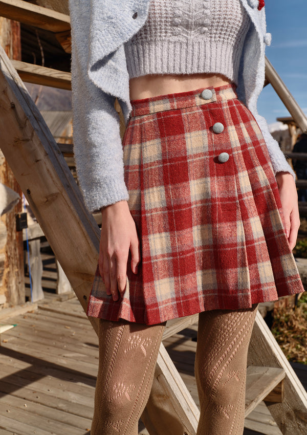 (US Exclusive) Rosey Christmas Cottage Skirt