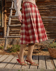 (US Exclusive) Rosey Christmas Cottage Skirt
