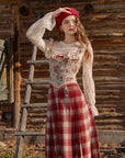 (US Exclusive) Rosey Christmas Cottage Skirt