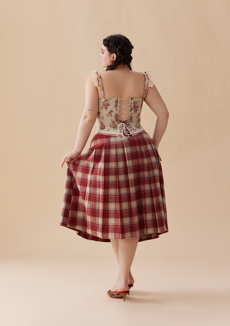 Curve & Plus Rosey Christmas Cottage Skirt