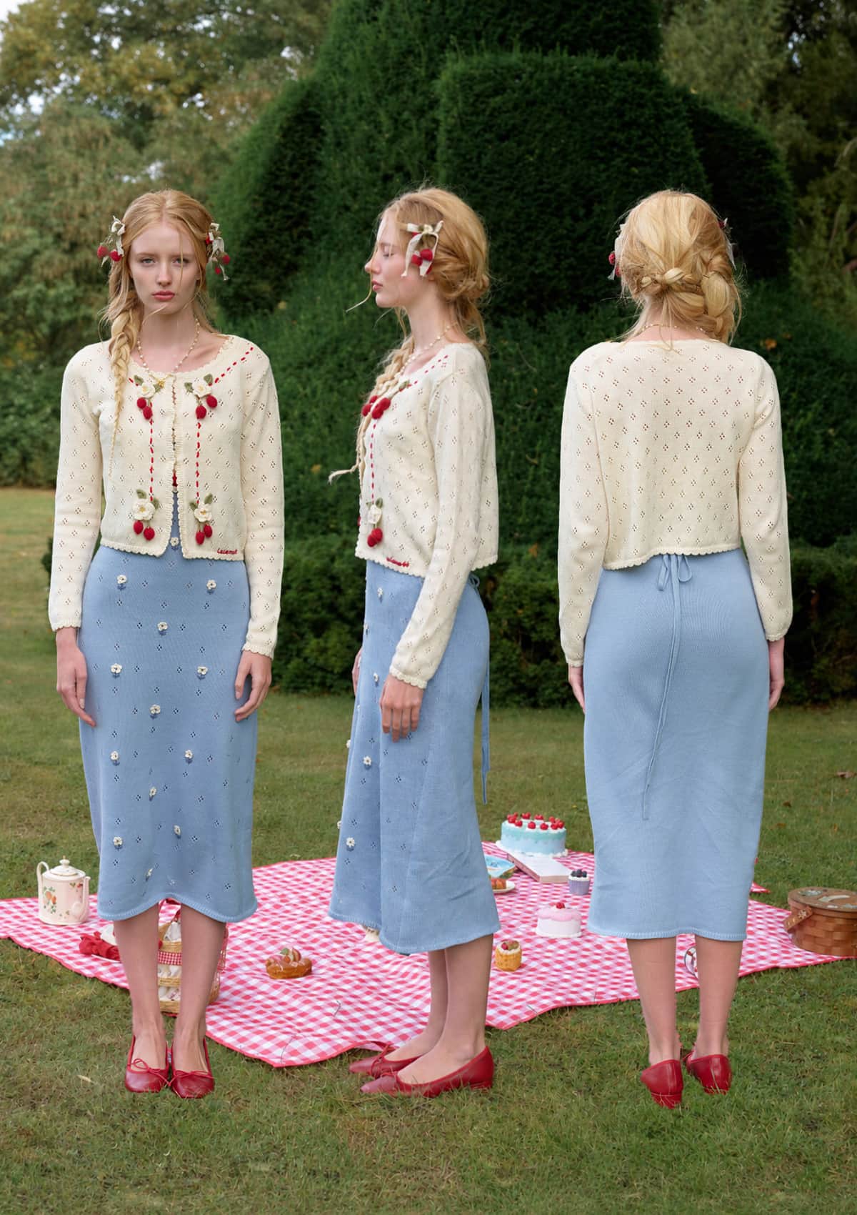 Christmas Berry Carol knit Cardigan (beige)
