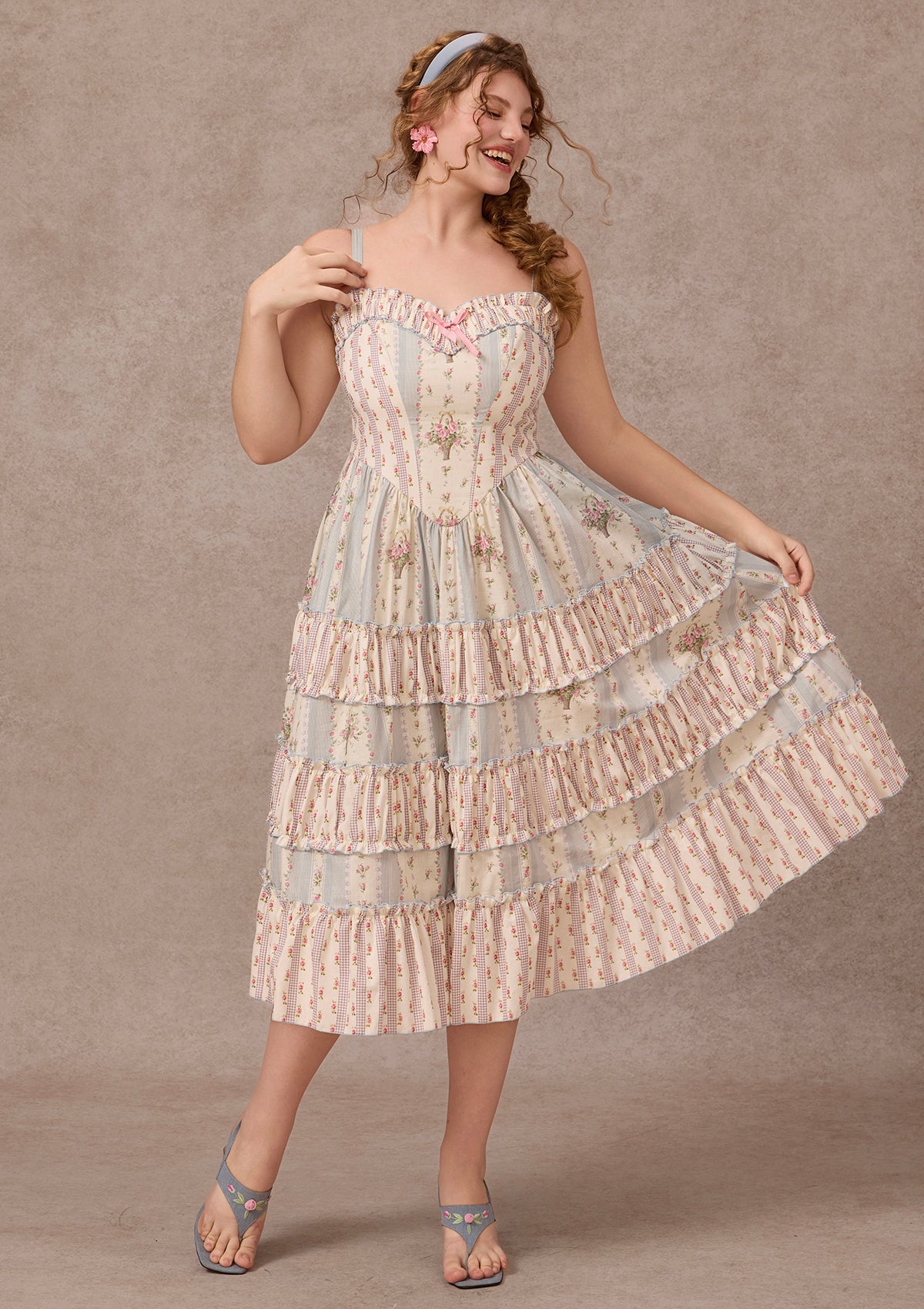 Curve&amp;Plus Girl in Blue Wind Dress
