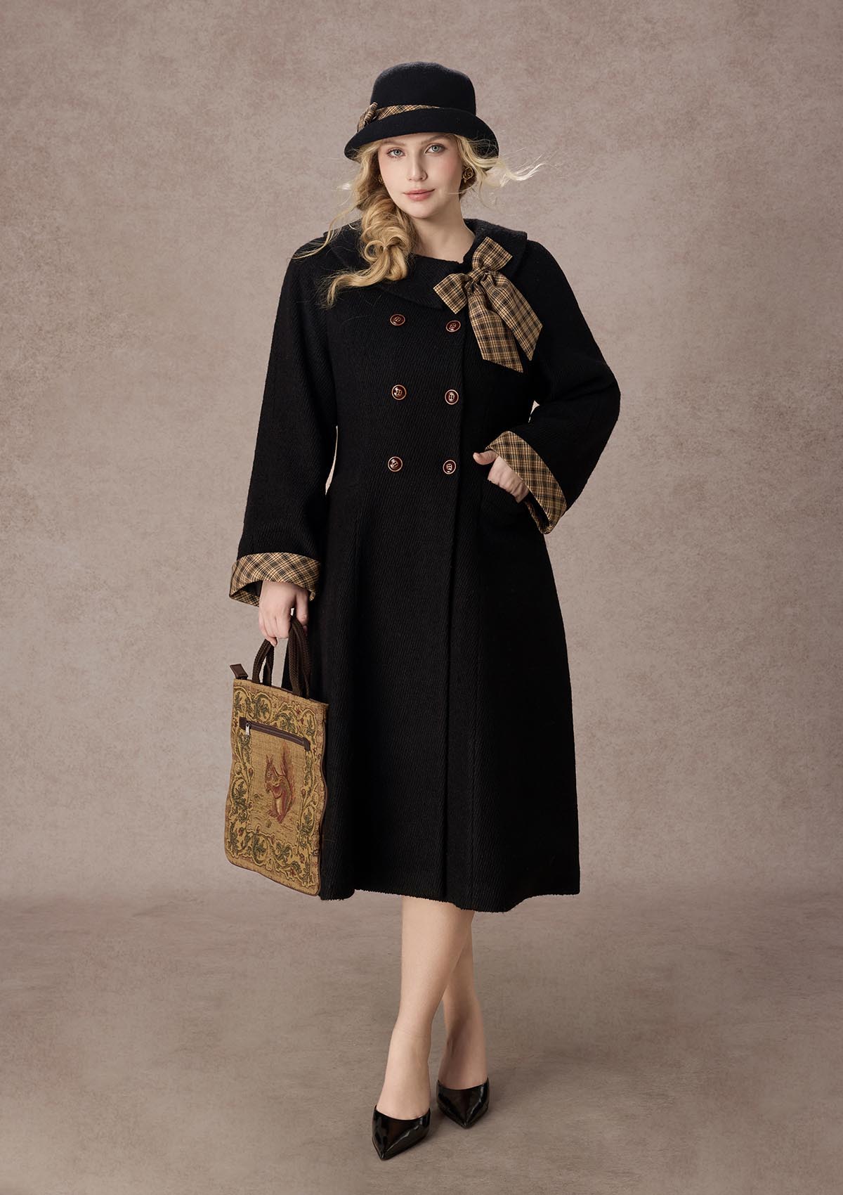 Curve&amp;Plus Sunlit Daisy Wool Coat (Black)