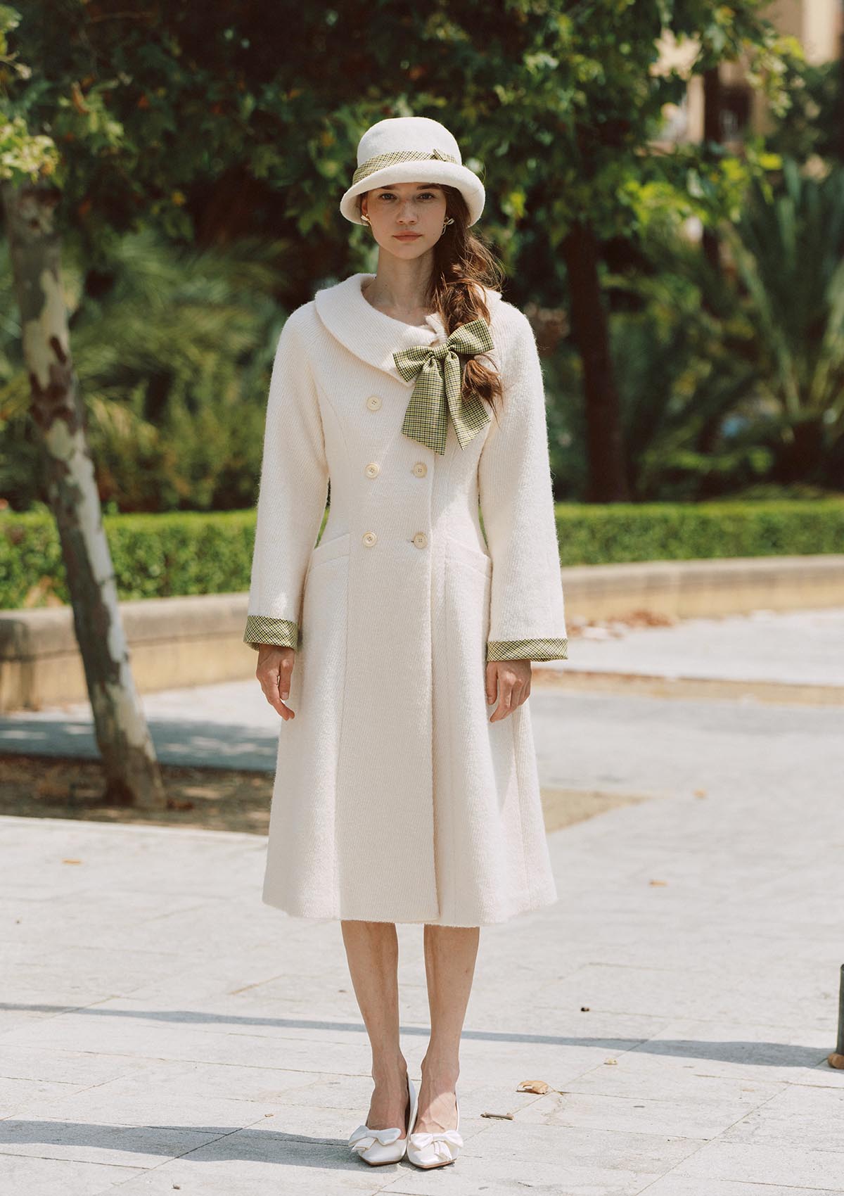 Curve&amp;Plus Sunlit Daisy Wool Coat (White)