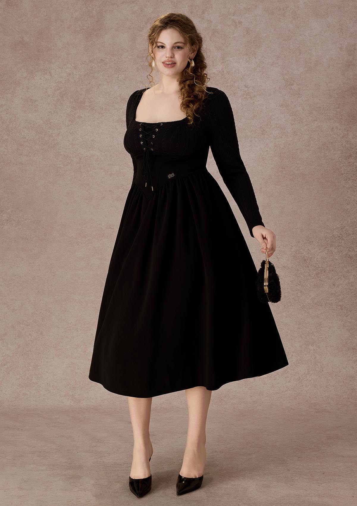 Curve&Plus Courtyard Rendezvous Knit Dress (Black)