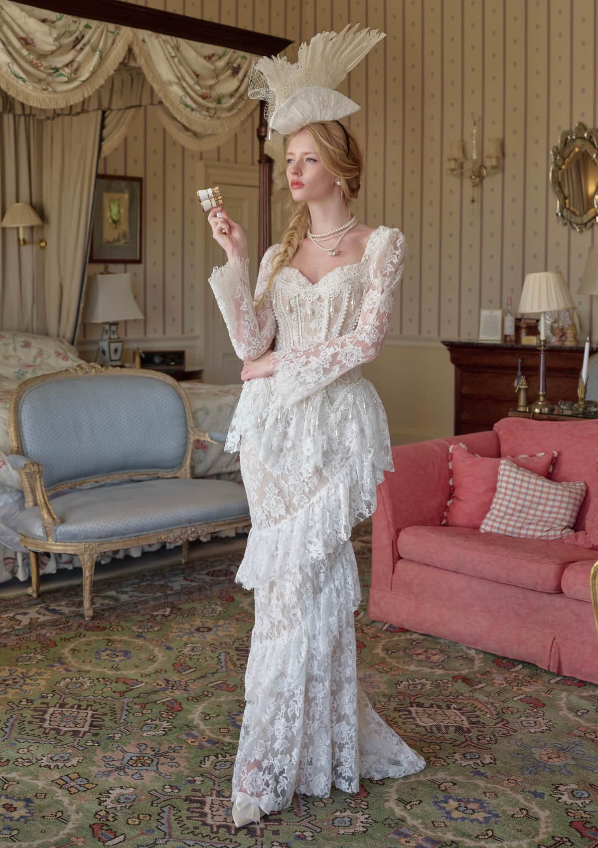 (Long-length)White Feather Looking-Glass Gown