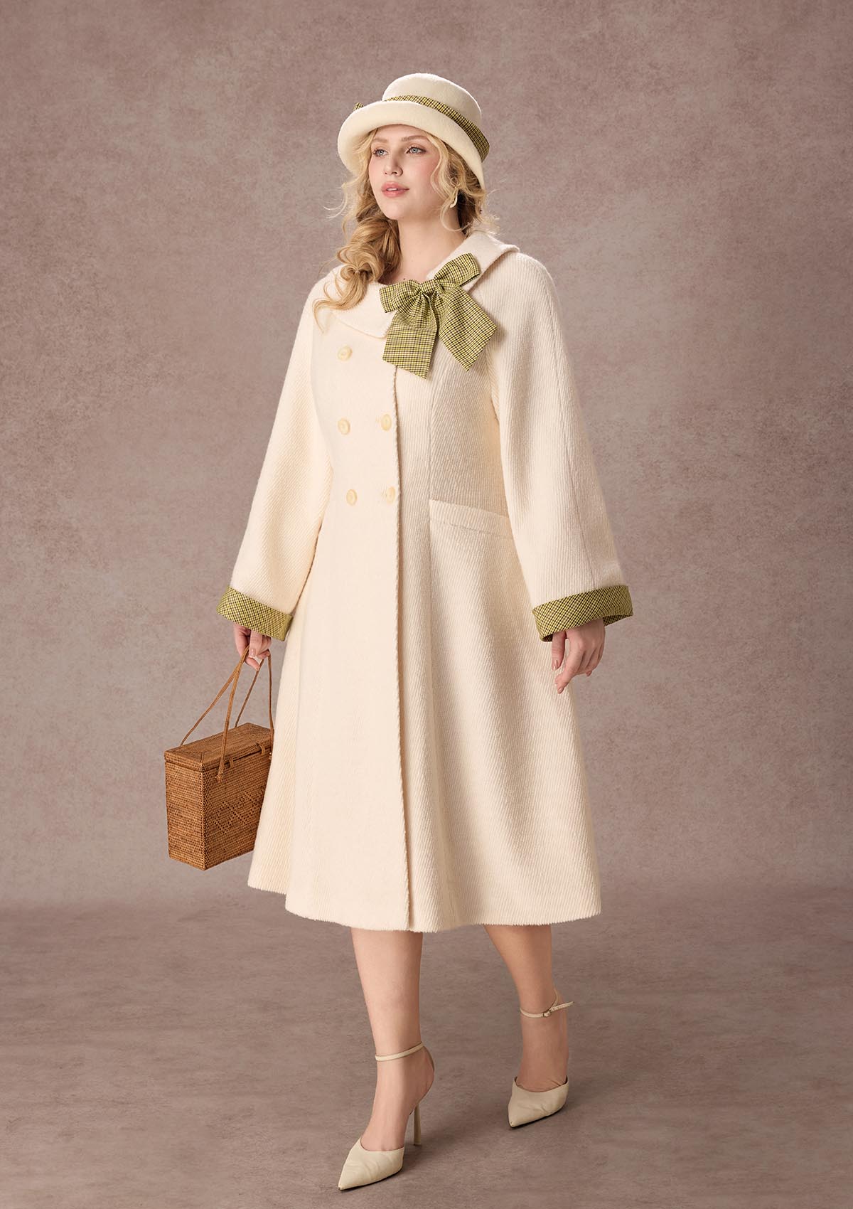 Curve&amp;Plus Sunlit Daisy Wool Coat (White)