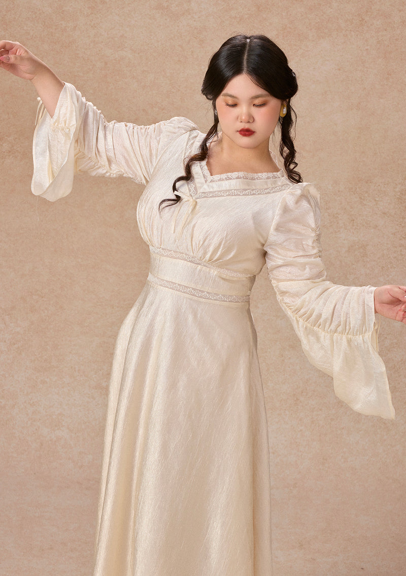 Curve&Plus Flowing Light Hymn Dress