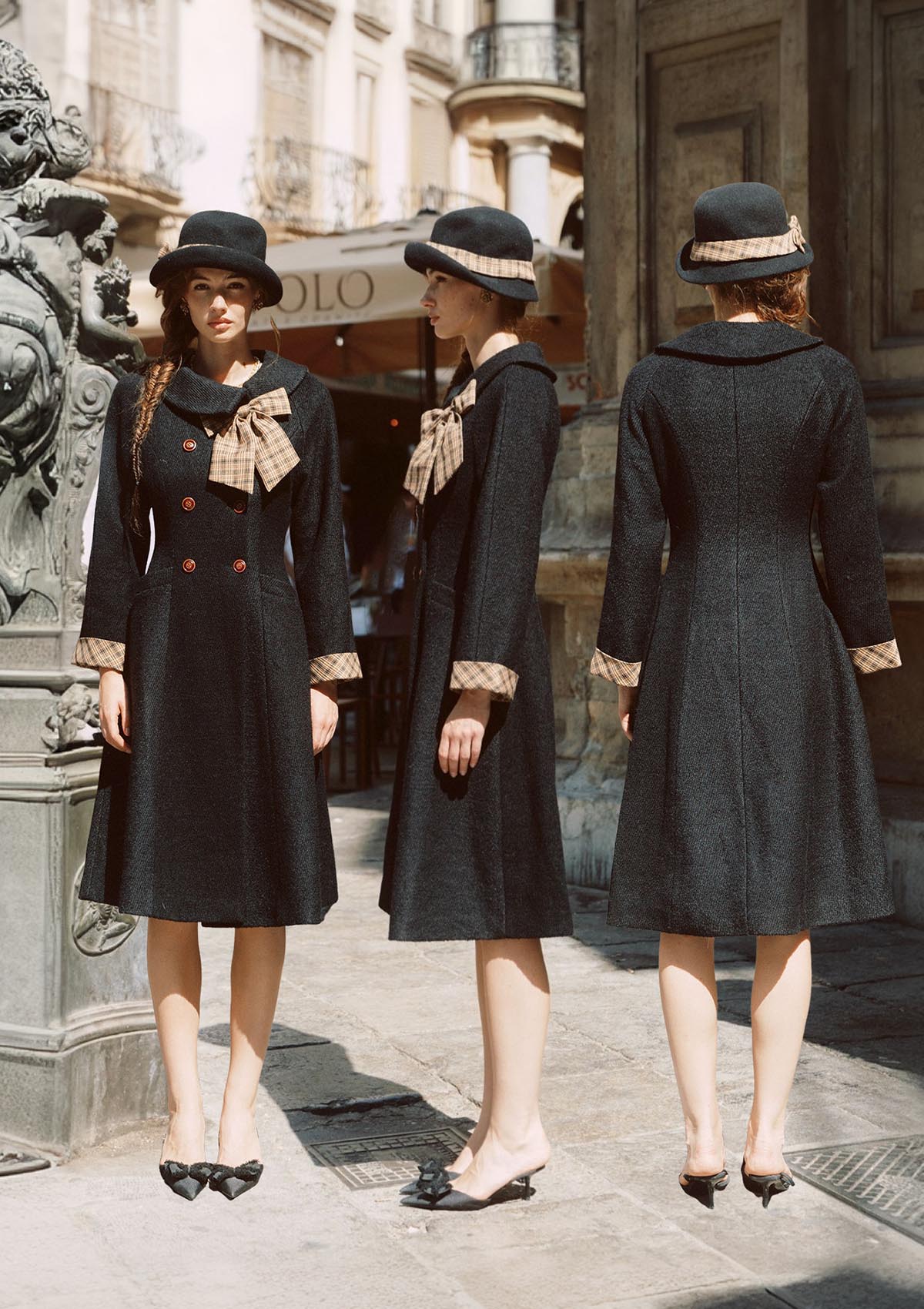Sunlit Daisy Wool Coat (black)