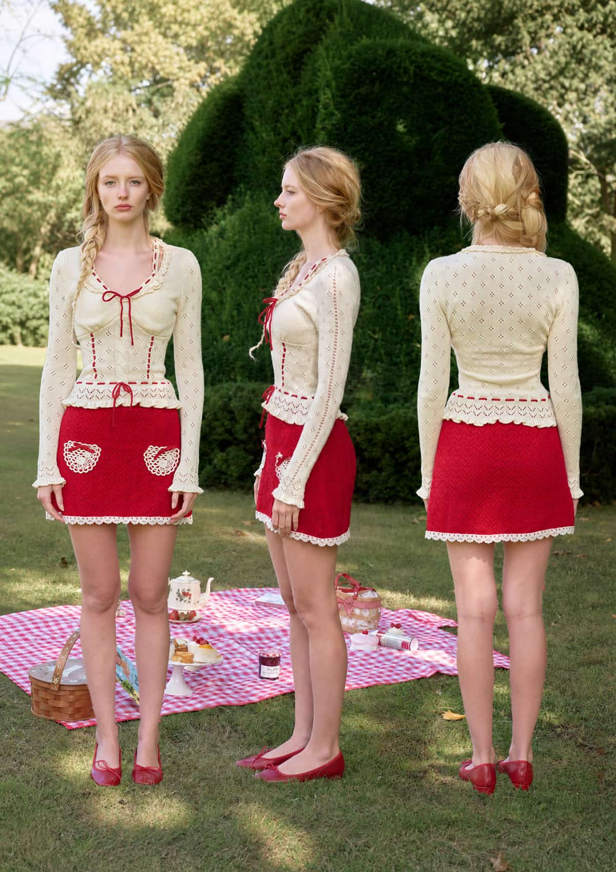 Christmas Berry Carol knit base Shirt
