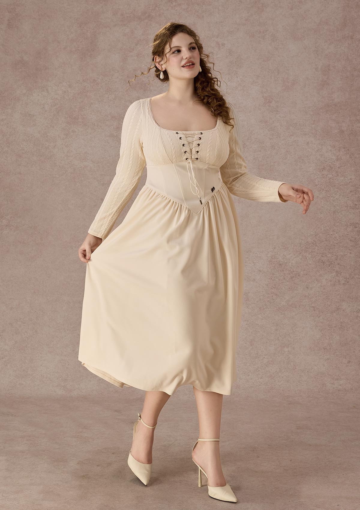 Curve&Plus Courtyard Rendezvous Knit Dress (White)