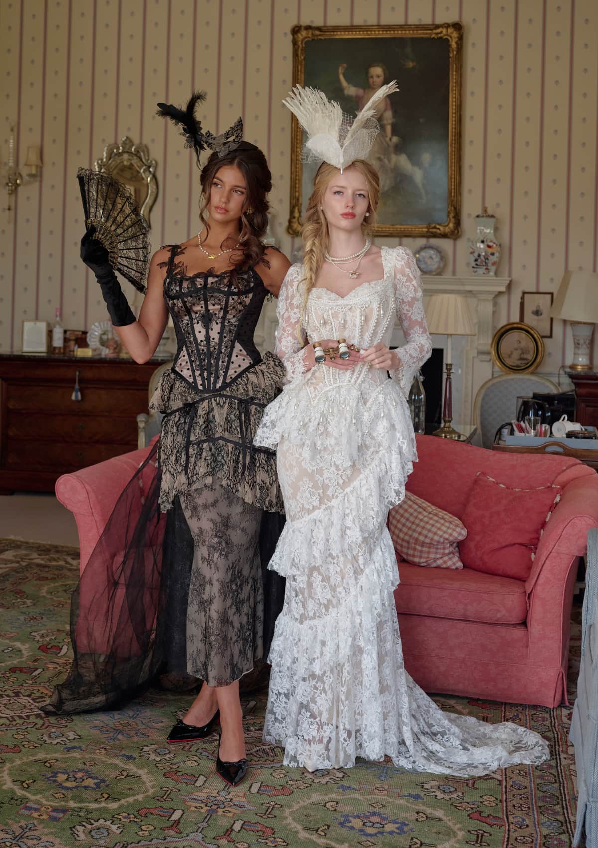 (Long-length)White Feather Looking-Glass Gown