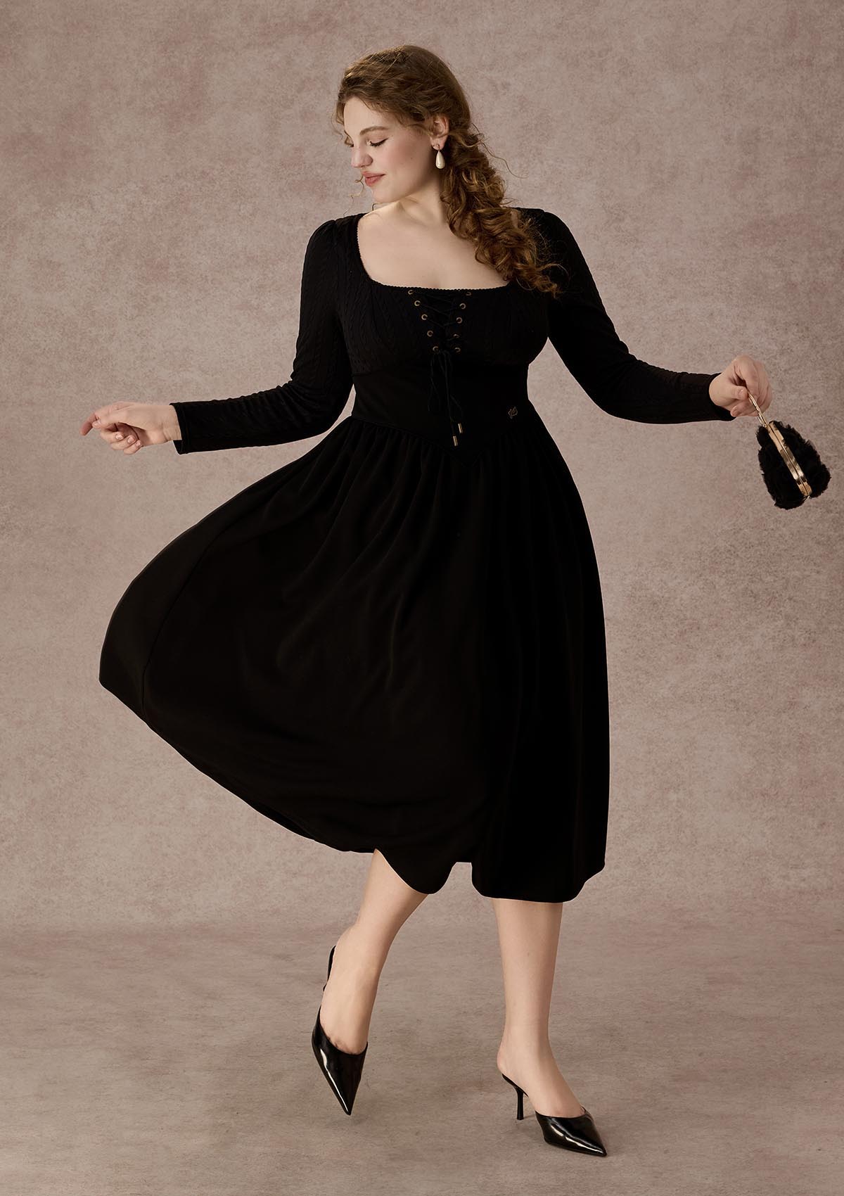 Curve&Plus Courtyard Rendezvous Knit Dress (Black)