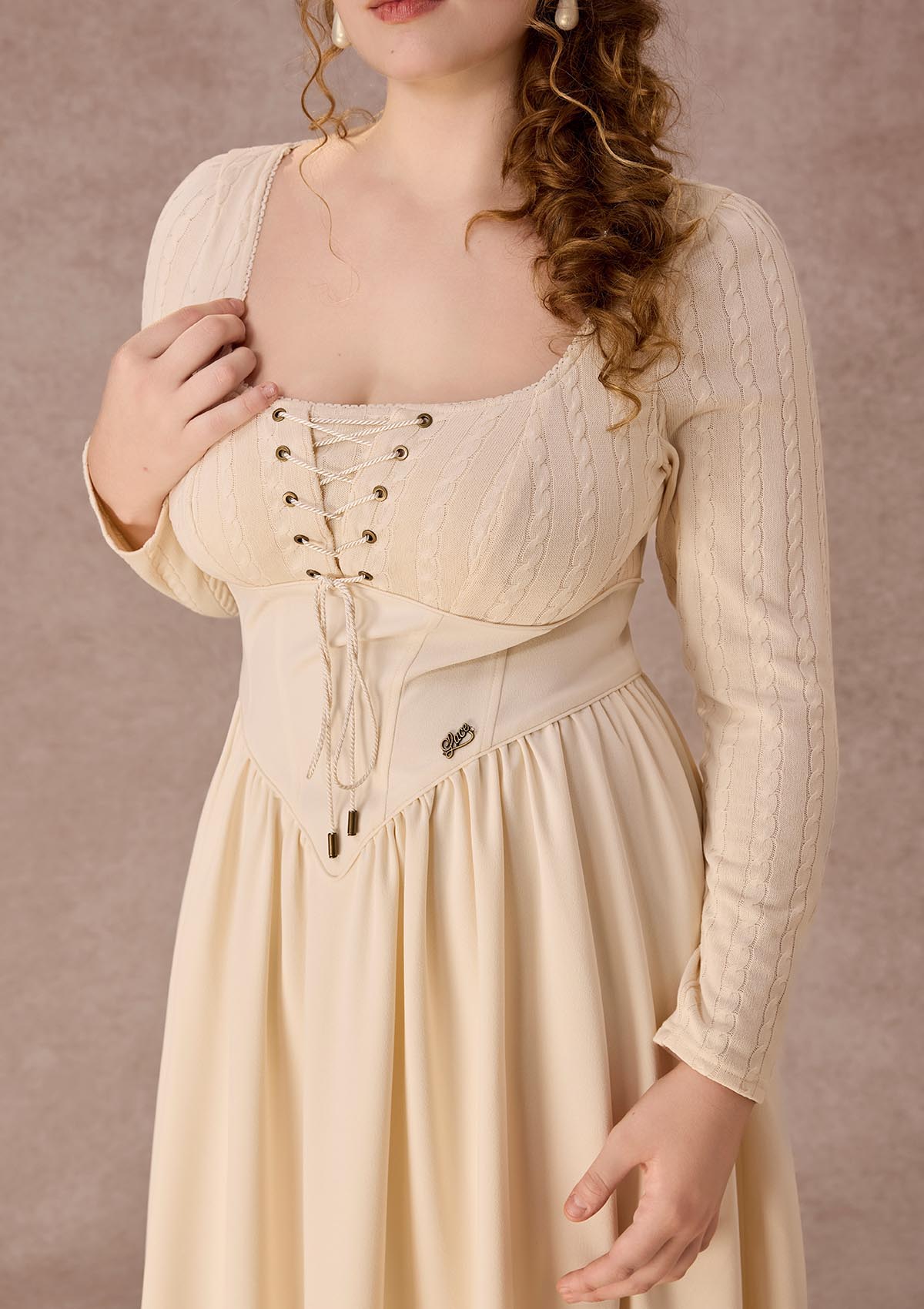 Curve&Plus Courtyard Rendezvous Knit Dress (White)