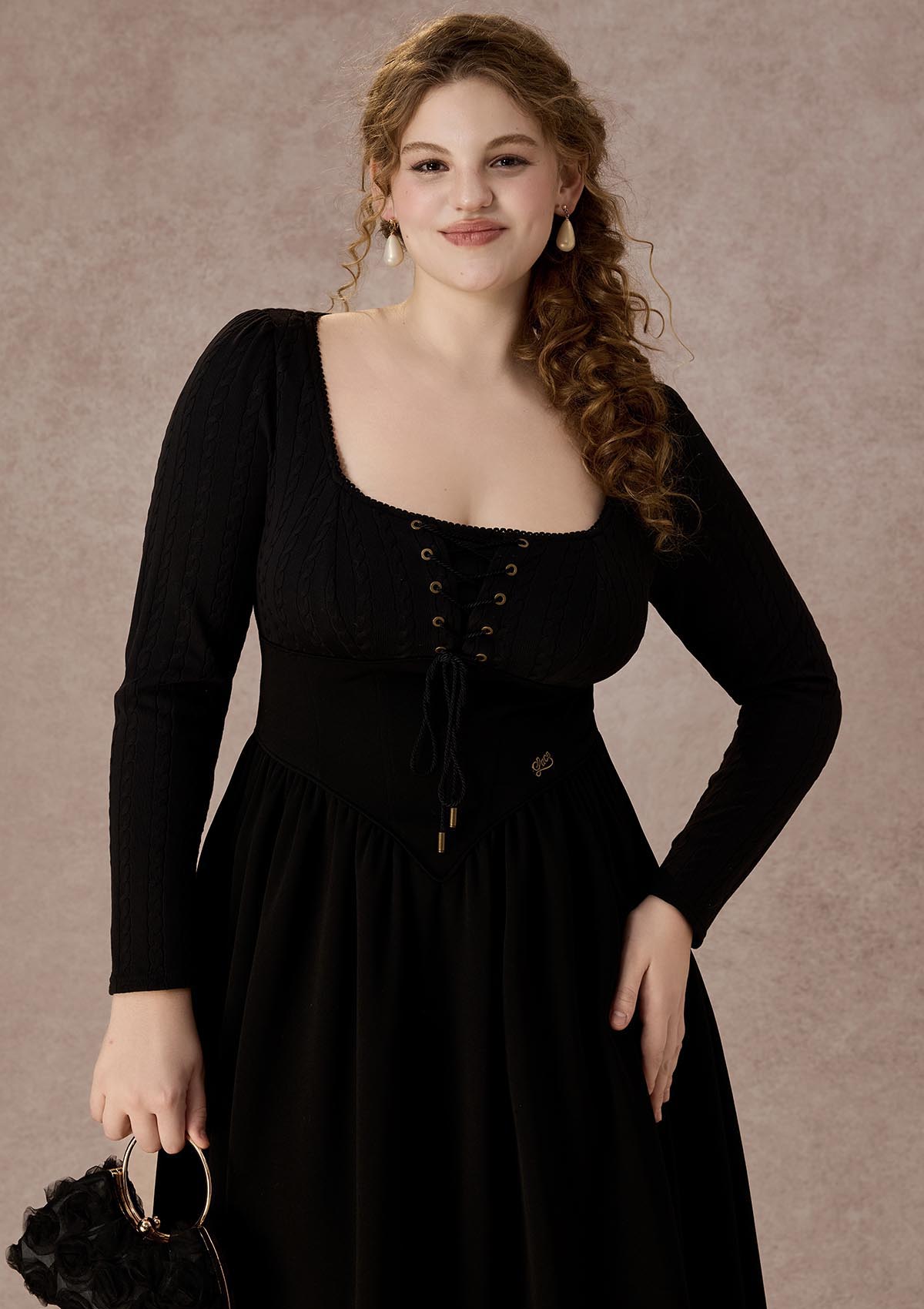 Curve&Plus Courtyard Rendezvous Knit Dress (Black)