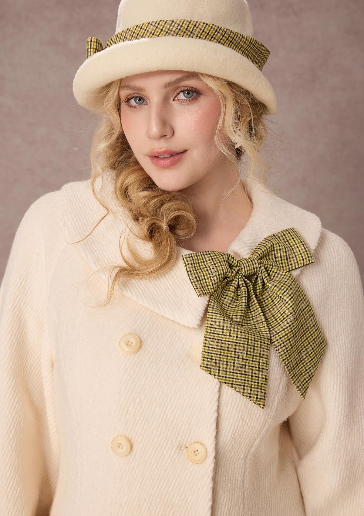 Curve&amp;Plus Sunlit Daisy Wool Coat (White)