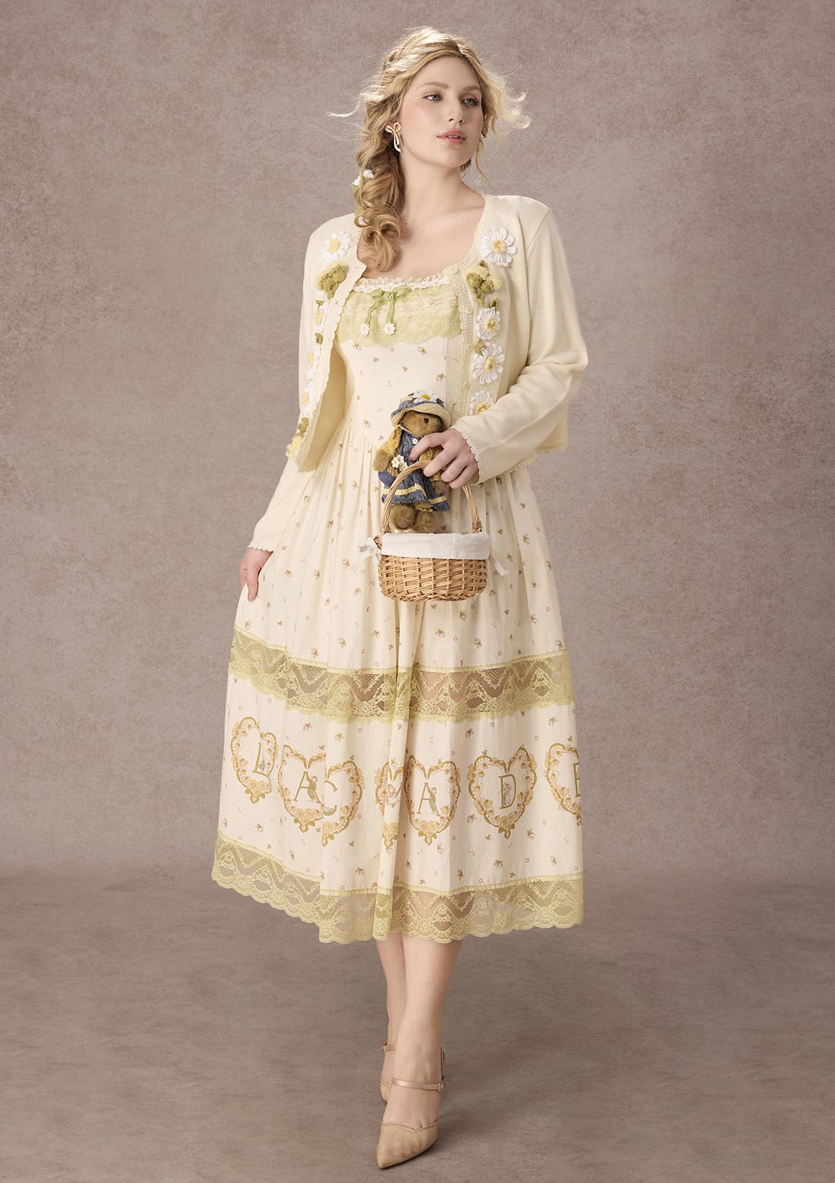 Curve&amp;Plus Daisy Manor Cardigan