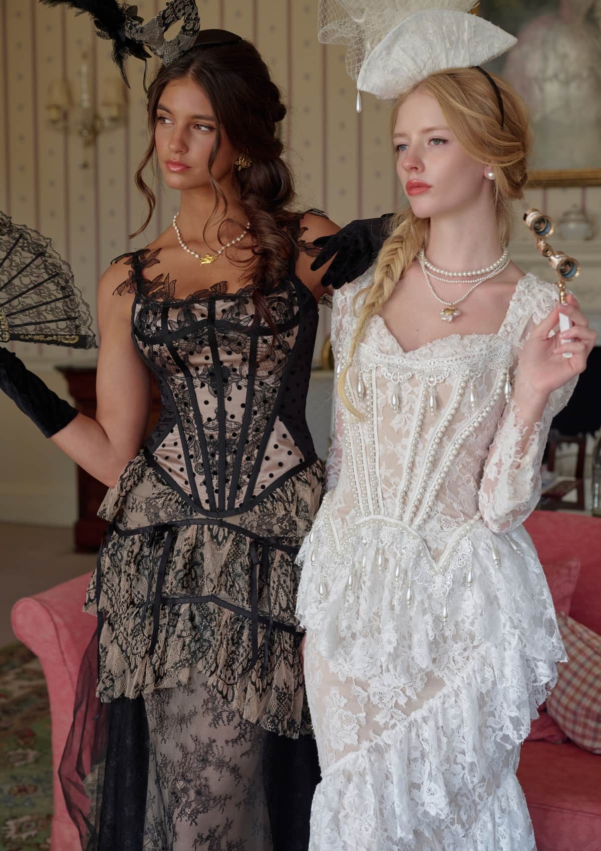 (Long-length)White Feather Looking-Glass Gown