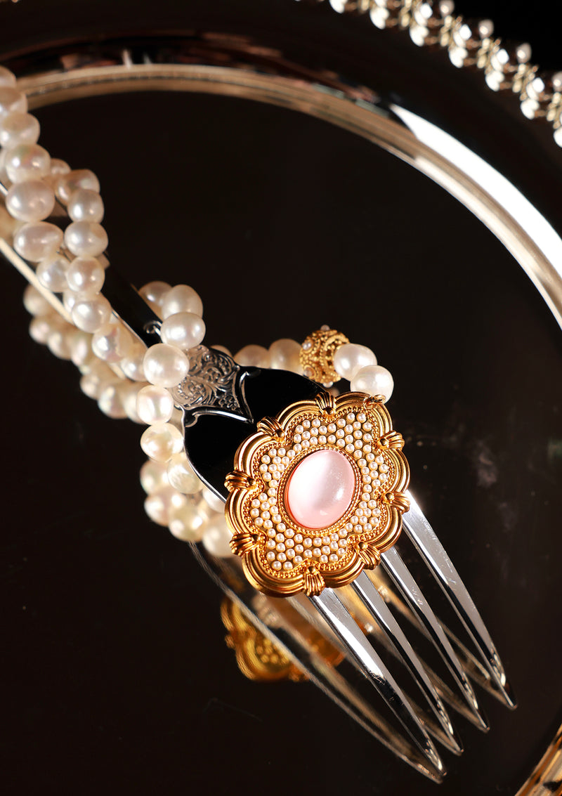 King's Court Heart Necklace