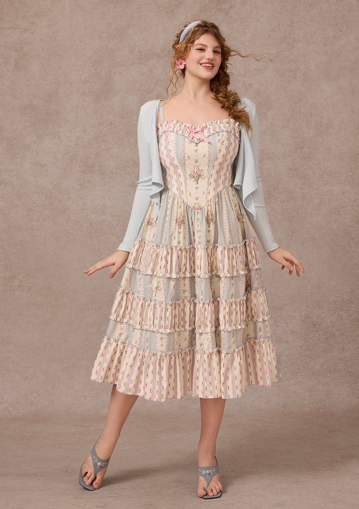 Curve&amp;Plus Girl in Blue Wind Dress