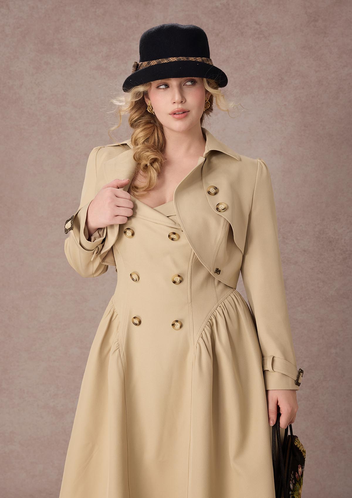 Curve&Plus Cream Tea Trench Coat