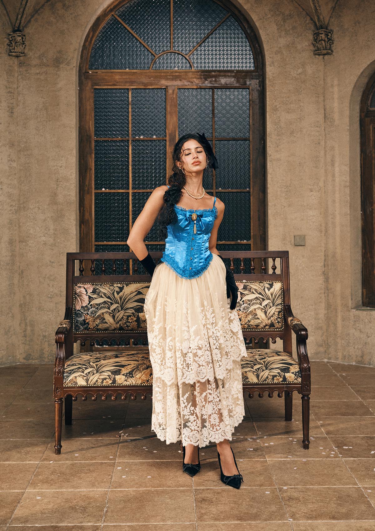 Lacemade "Sapphire" - Romantic blue vintage corset with boning