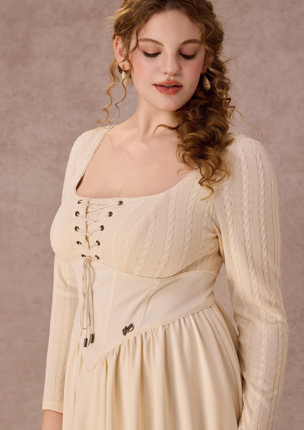 Curve&Plus Courtyard Rendezvous Knit Dress (White)