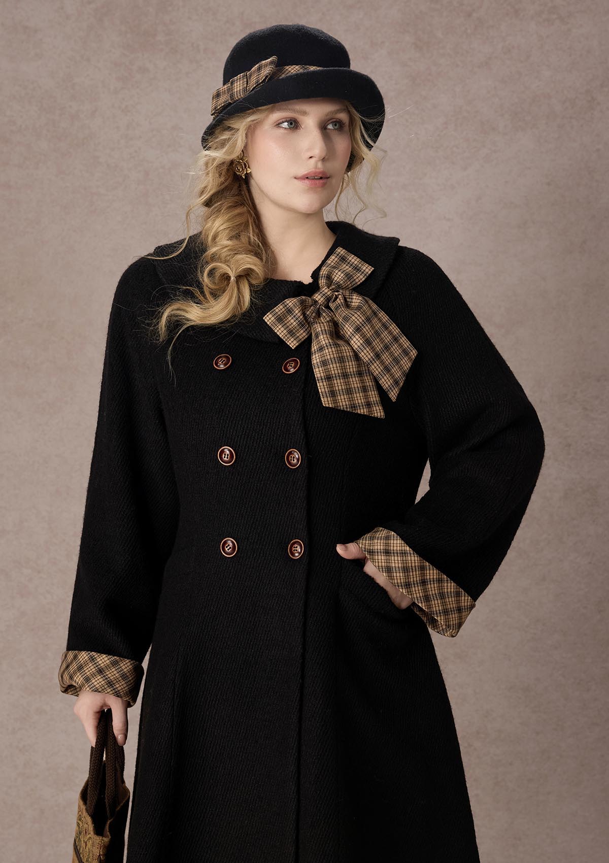 Curve&amp;Plus Sunlit Daisy Wool Coat (Black)