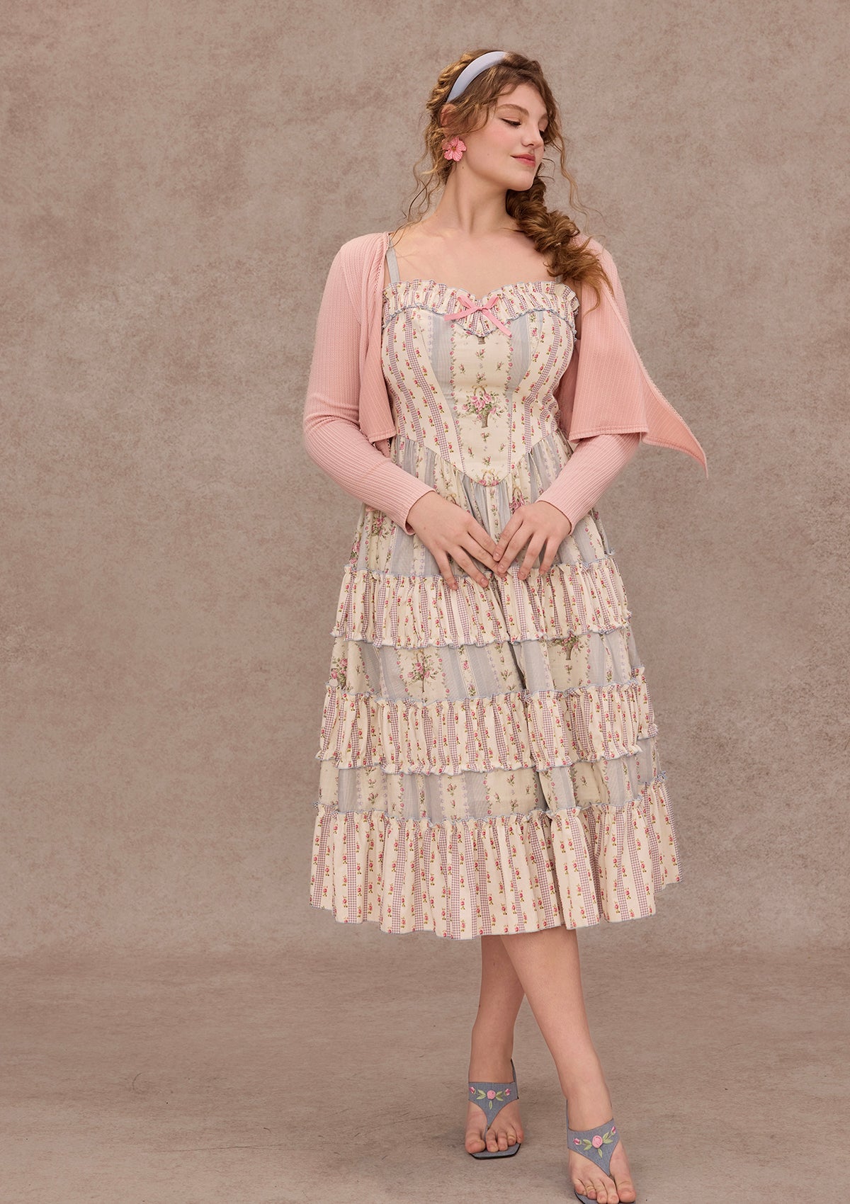 Curve&amp;Plus Girl in Blue Wind Dress