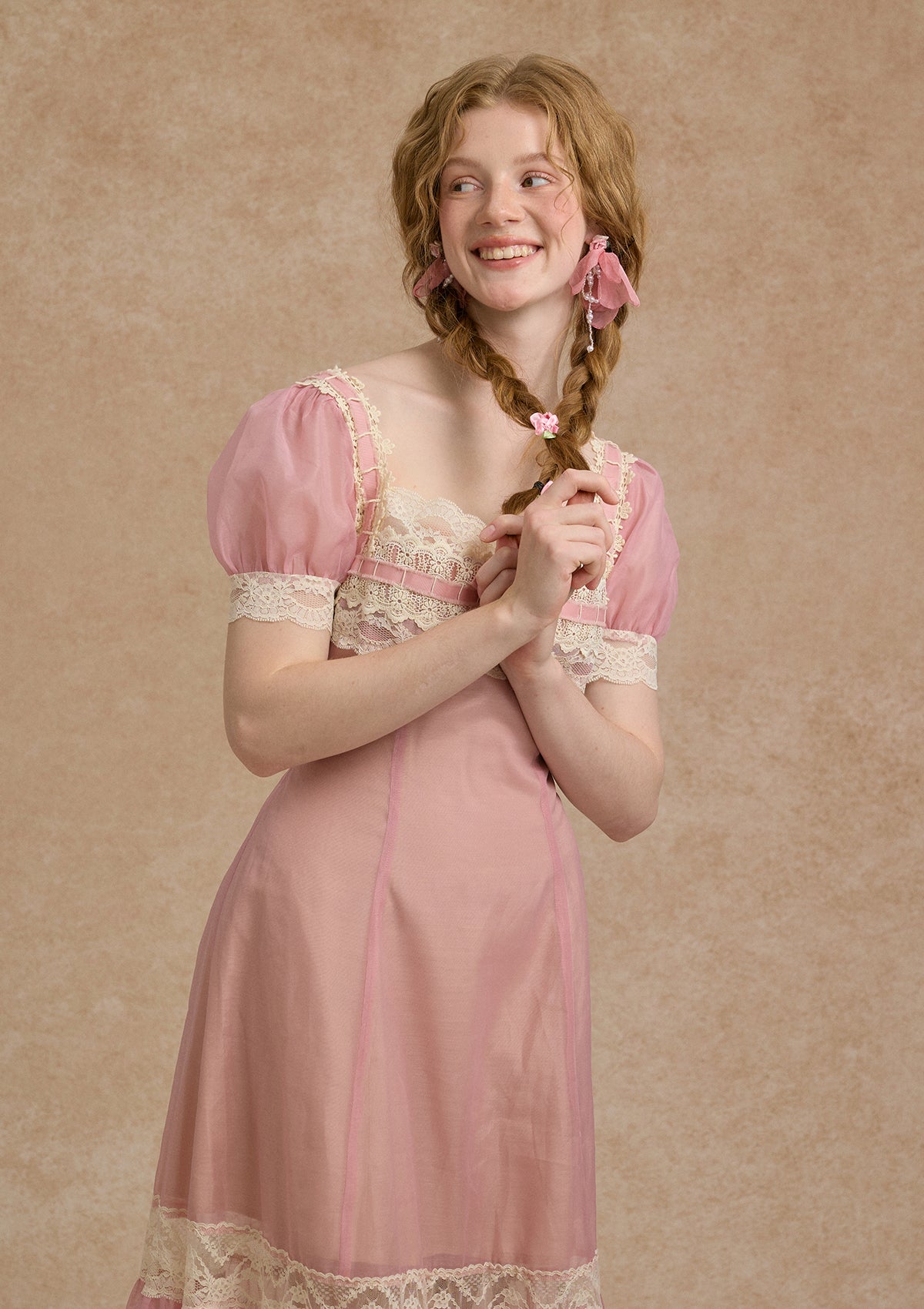 Miss Lale Elbise