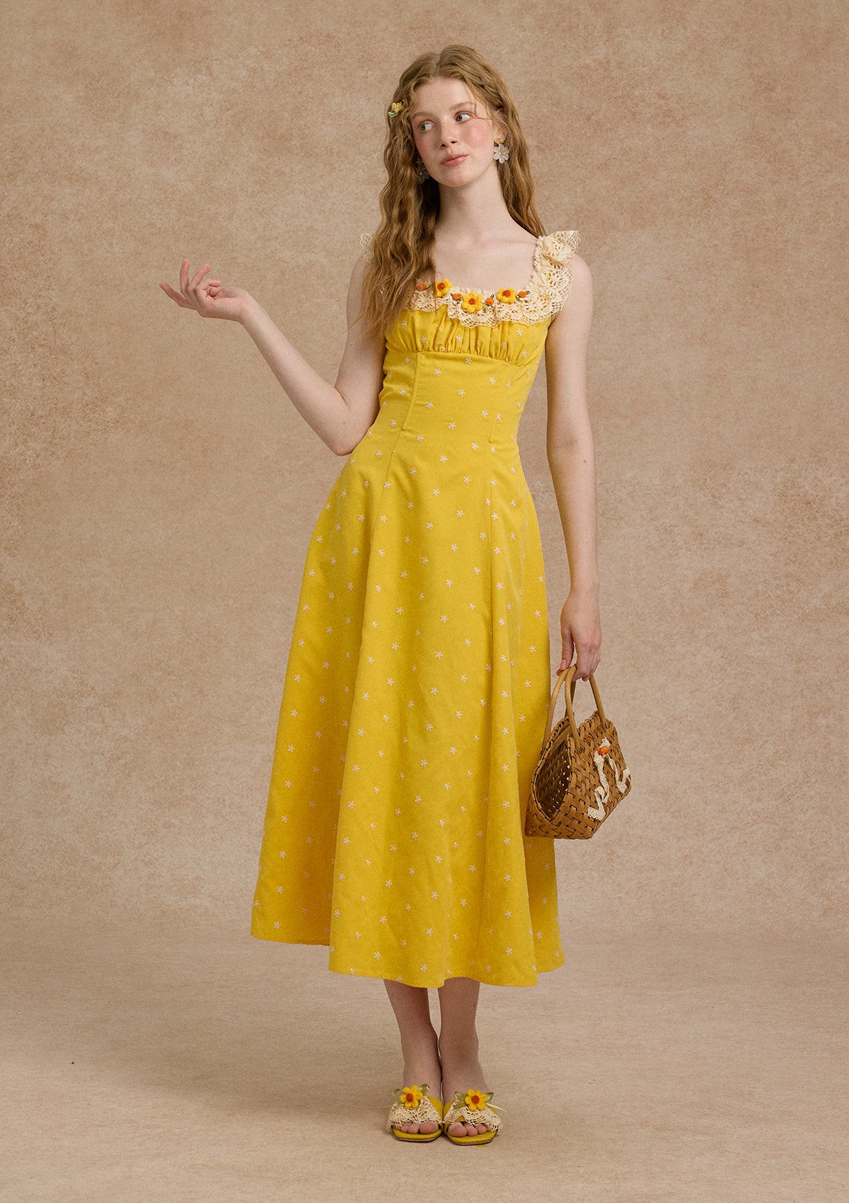 Kleines oranges Kleid