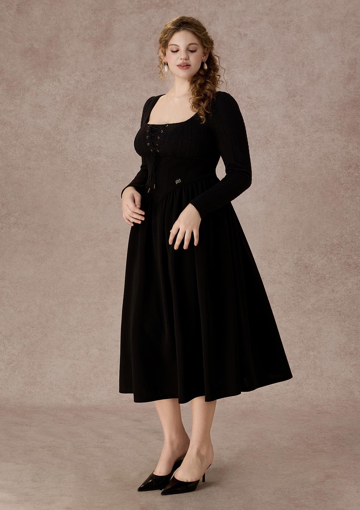 Curve&amp;Plus Courtyard Rendezvous Knit Dress (Black)