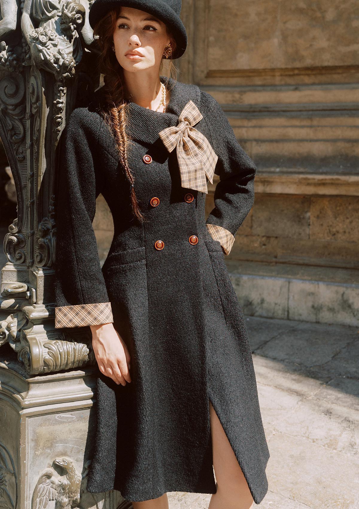 Sunlit Daisy Wool Coat (black)