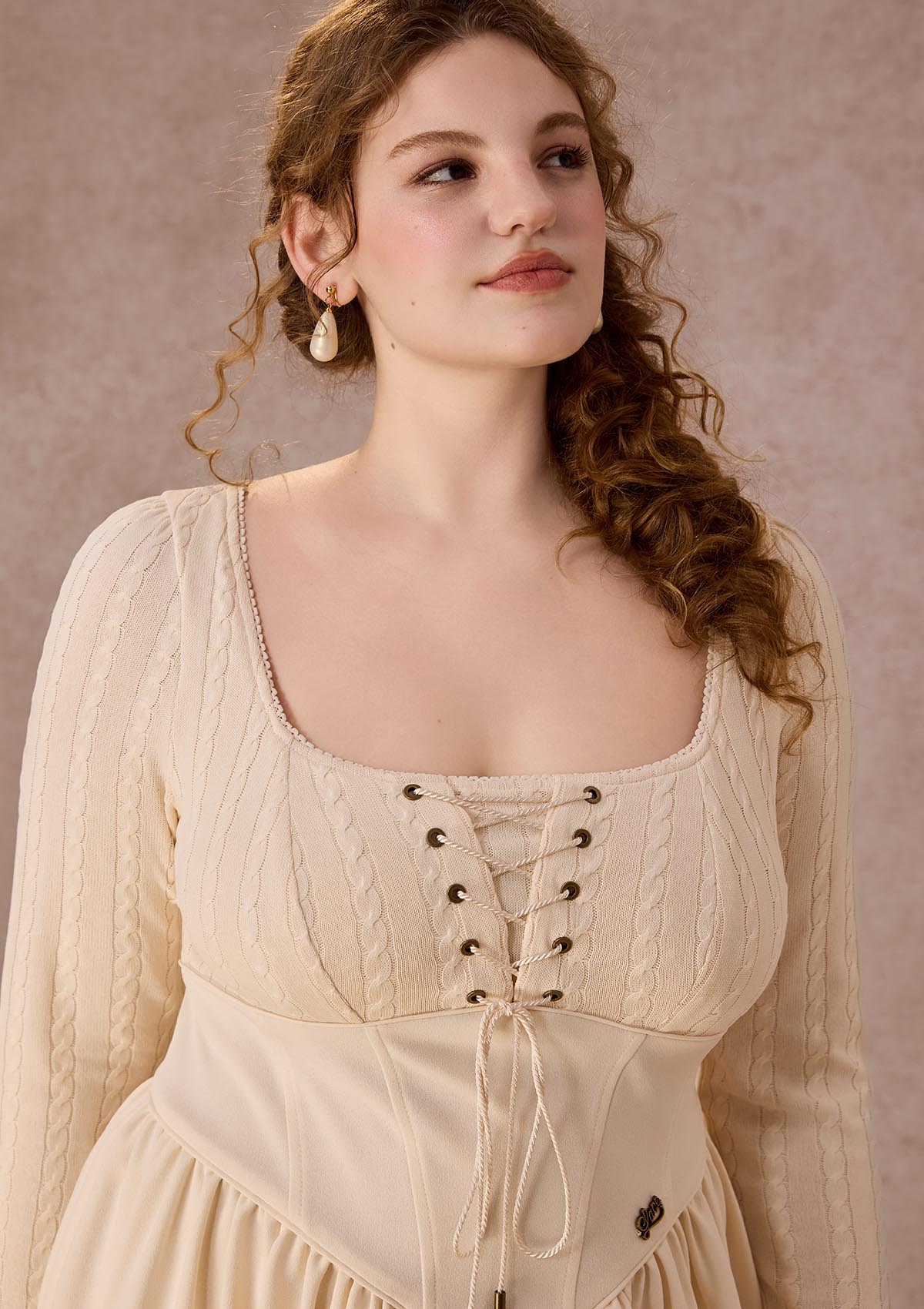 Curve&amp;Plus Courtyard Rendezvous Knit Dress (White)