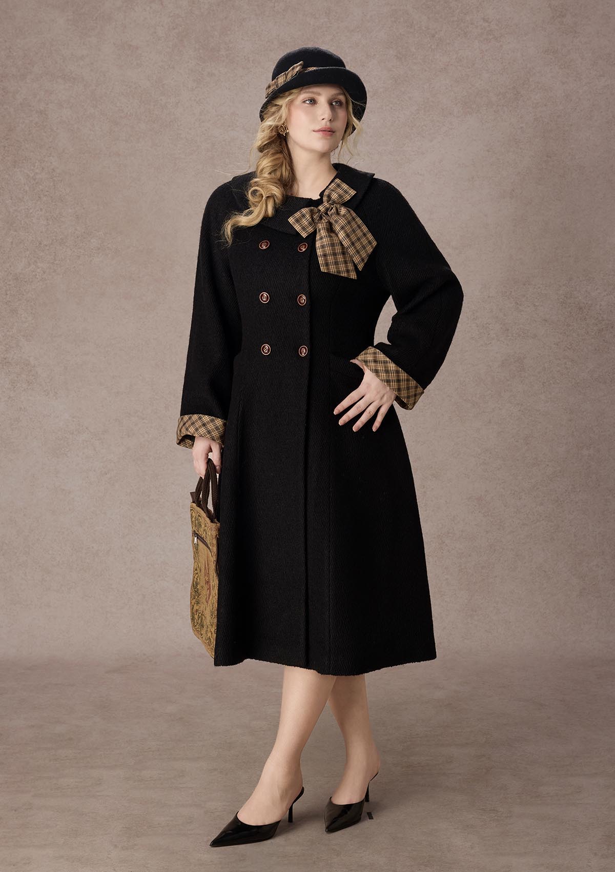 Curve&amp;Plus Sunlit Daisy Wool Coat (Black)