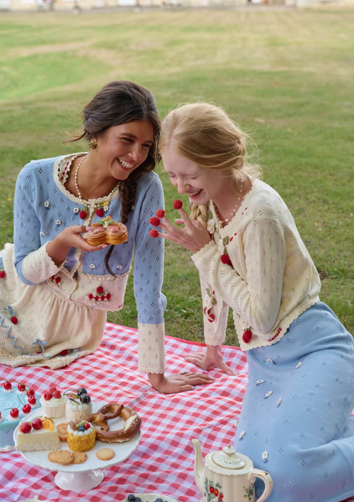 Christmas Berry Carol knit Cardigan (Blue)