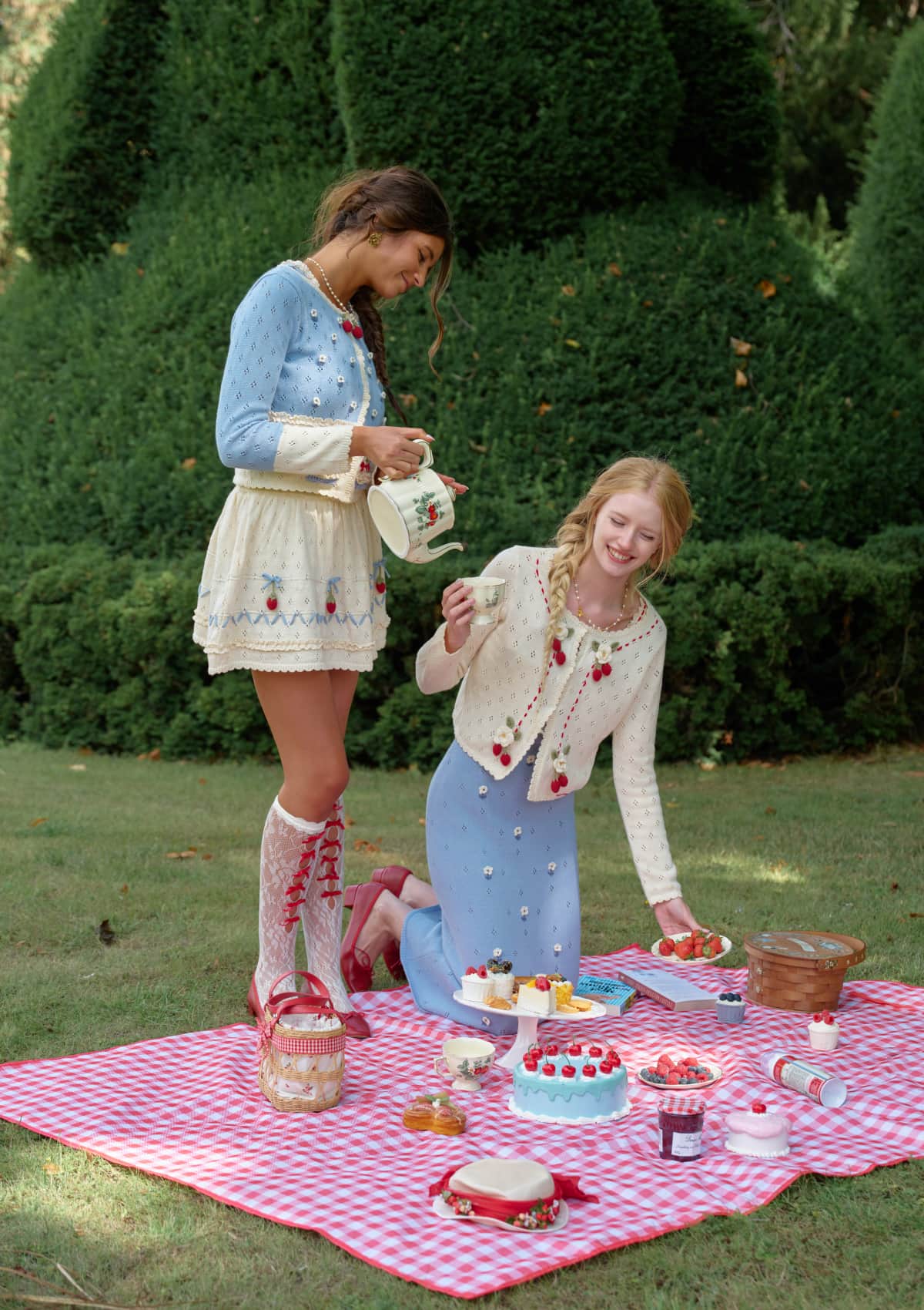 Christmas Berry Carol knit Cardigan (beige)