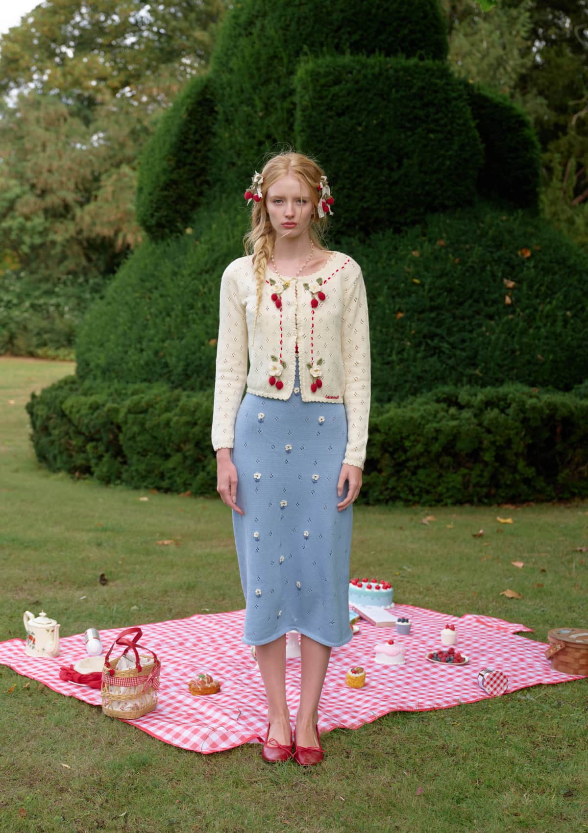 Christmas Berry Carol knit Cardigan (beige)