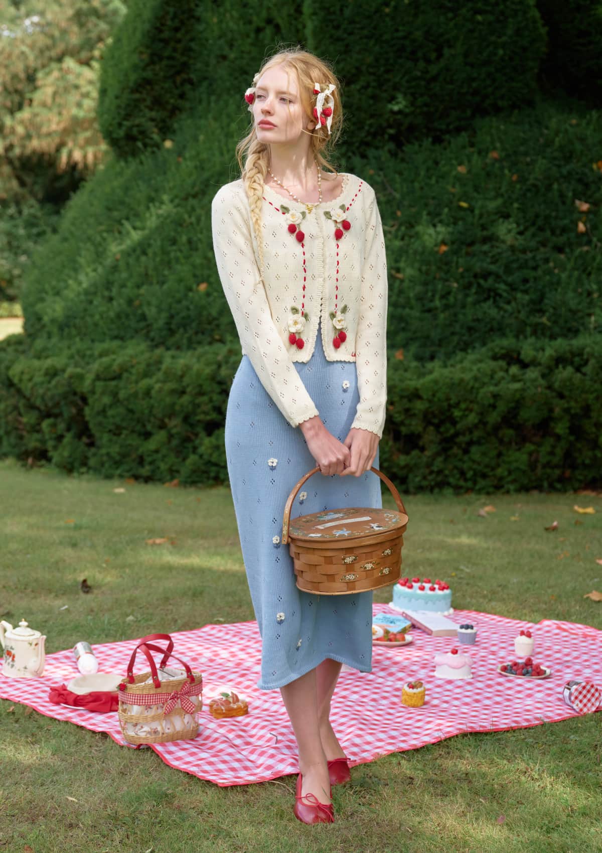 Christmas Berry Carol knit Cardigan (beige)