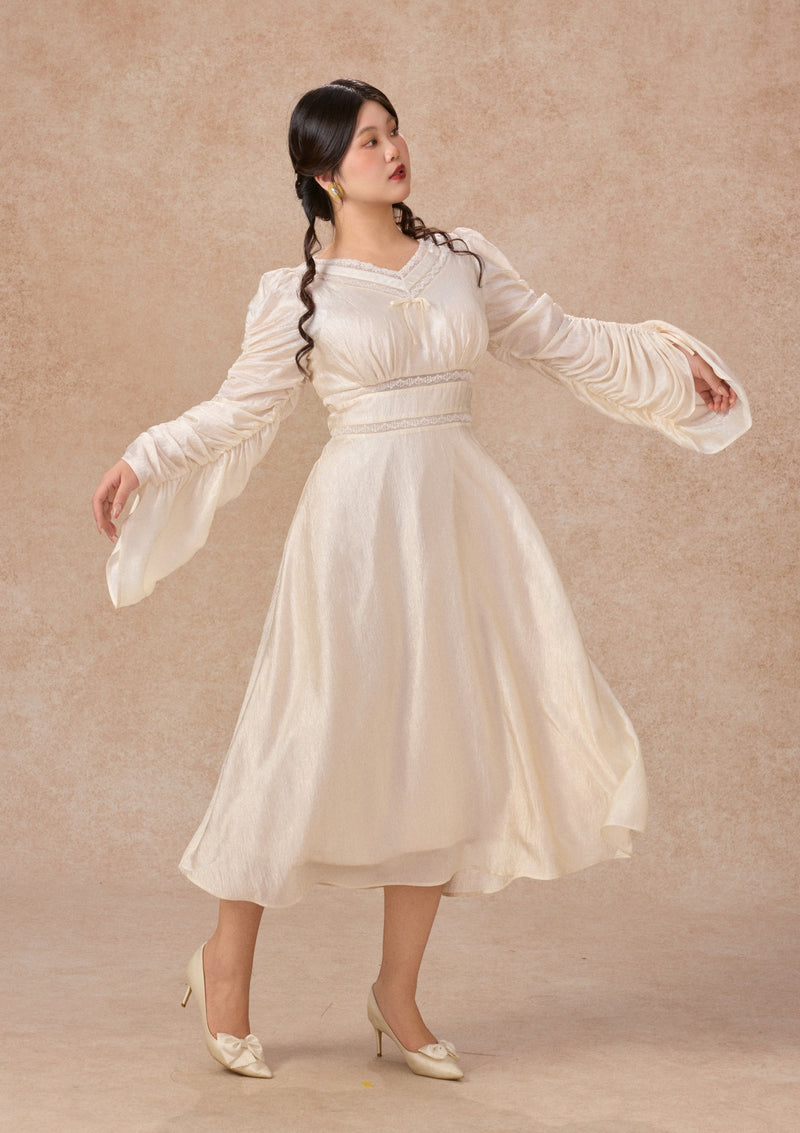Curve&Plus Flowing Light Hymn Dress
