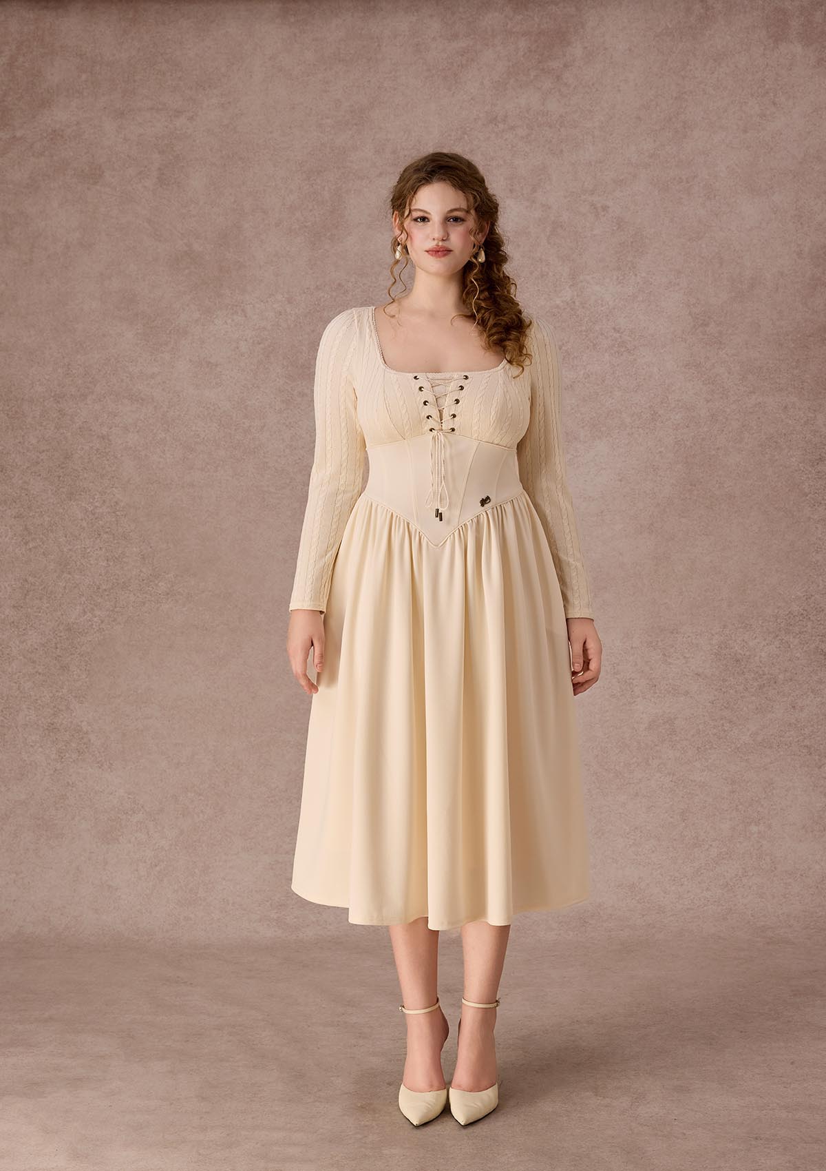 Curve&amp;Plus Courtyard Rendezvous Knit Dress (White)